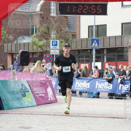 10.05.2026 - 8. Wedeler Halbmarathon Yannick Fuchs http://msf.ph/oto/9700490 10.05.2026 11:22:20 Ziel 144 meine-sportfotos.de