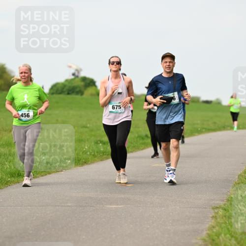 10.05.2026 - 8. Wedeler Halbmarathon Dr. Thomas Lammeyer http://msf.ph/oto/9700495 10.05.2026 11:39:47 Laufen 456, 675 meine-sportfotos.de