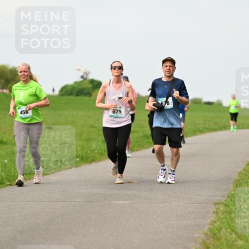 10.05.2026 - 8. Wedeler Halbmarathon Dr. Thomas Lammeyer http://msf.ph/oto/9700499 10.05.2026 11:39:47 Laufen 456, 675, 676 meine-sportfotos.de