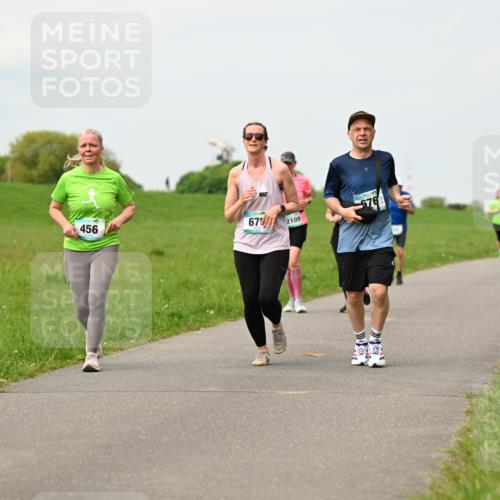 10.05.2026 - 8. Wedeler Halbmarathon Dr. Thomas Lammeyer http://msf.ph/oto/9700505 10.05.2026 11:39:48 Laufen 456, 2109 meine-sportfotos.de