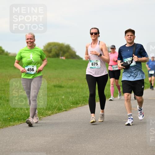 10.05.2026 - 8. Wedeler Halbmarathon Dr. Thomas Lammeyer http://msf.ph/oto/9700515 10.05.2026 11:39:49 Laufen 675, 456, 2109 meine-sportfotos.de