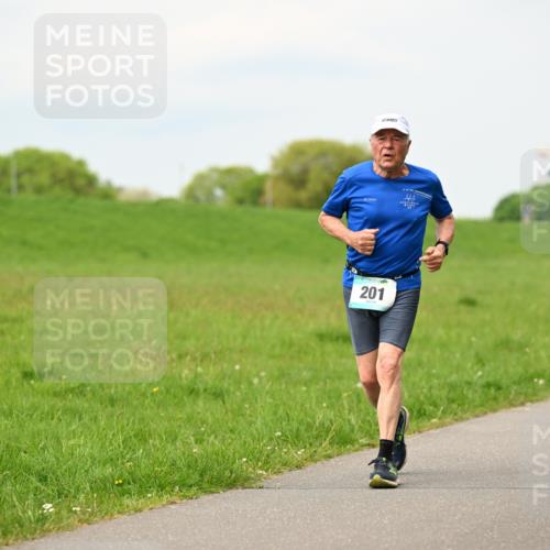 10.05.2026 - 8. Wedeler Halbmarathon Dr. Thomas Lammeyer http://msf.ph/oto/9700549 10.05.2026 11:39:57 Laufen 201 meine-sportfotos.de