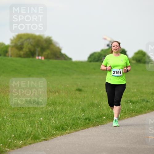 10.05.2026 - 8. Wedeler Halbmarathon Dr. Thomas Lammeyer http://msf.ph/oto/9700561 10.05.2026 11:40:01 Laufen 2191 meine-sportfotos.de