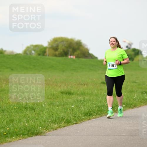 10.05.2026 - 8. Wedeler Halbmarathon Dr. Thomas Lammeyer http://msf.ph/oto/9700572 10.05.2026 11:40:02 Laufen 2191 meine-sportfotos.de
