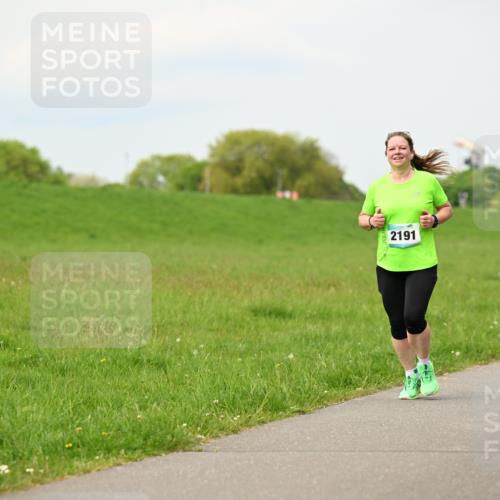 10.05.2026 - 8. Wedeler Halbmarathon Dr. Thomas Lammeyer http://msf.ph/oto/9700576 10.05.2026 11:40:02 Laufen 2191 meine-sportfotos.de