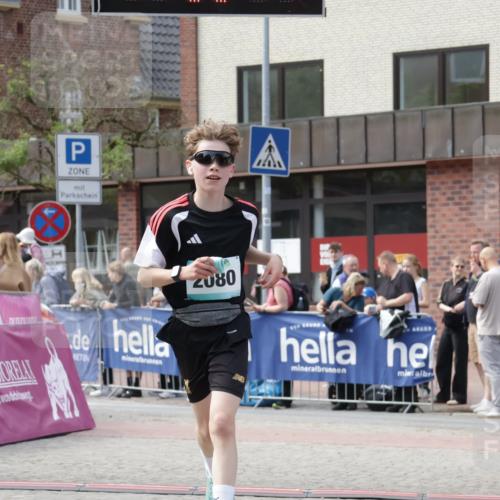 10.05.2026 - 8. Wedeler Halbmarathon Yannick Fuchs http://msf.ph/oto/9700595 10.05.2026 11:22:46 Ziel 684, 2080 meine-sportfotos.de