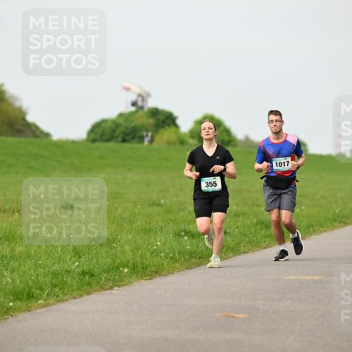 10.05.2026 - 8. Wedeler Halbmarathon Dr. Thomas Lammeyer http://msf.ph/oto/9700602 10.05.2026 11:40:07 Laufen 355, 1017, 739 meine-sportfotos.de