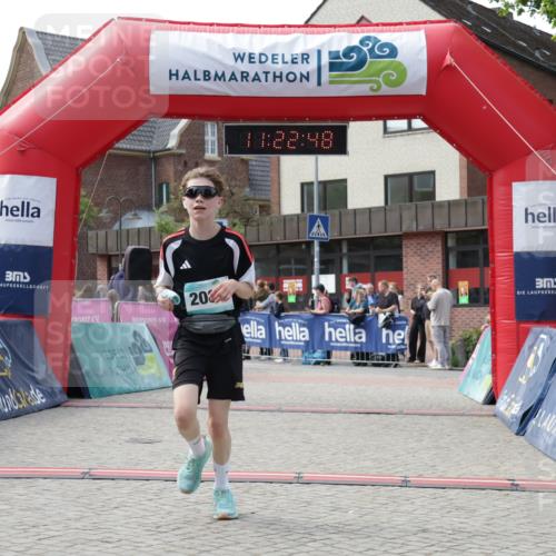 10.05.2026 - 8. Wedeler Halbmarathon Yannick Fuchs http://msf.ph/oto/9700605 10.05.2026 11:22:47 Ziel 684, 2080 meine-sportfotos.de