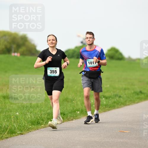 10.05.2026 - 8. Wedeler Halbmarathon Dr. Thomas Lammeyer http://msf.ph/oto/9700623 10.05.2026 11:40:09 Laufen 355, 1017 meine-sportfotos.de