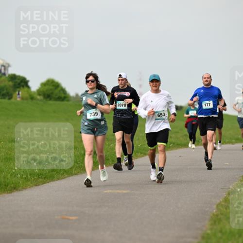 10.05.2026 - 8. Wedeler Halbmarathon Dr. Thomas Lammeyer http://msf.ph/oto/9700644 10.05.2026 11:40:12 Laufen 739, 2078, 653, 177 meine-sportfotos.de