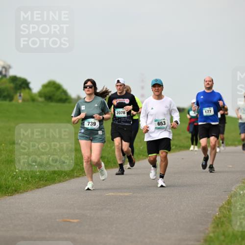 10.05.2026 - 8. Wedeler Halbmarathon Dr. Thomas Lammeyer http://msf.ph/oto/9700647 10.05.2026 11:40:12 Laufen 739, 2078, 653, 177 meine-sportfotos.de
