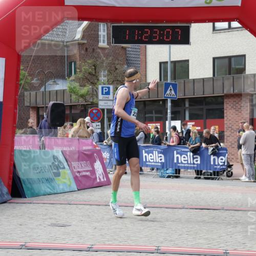10.05.2026 - 8. Wedeler Halbmarathon Yannick Fuchs http://msf.ph/oto/9700684 10.05.2026 11:23:06 Ziel 2235 meine-sportfotos.de