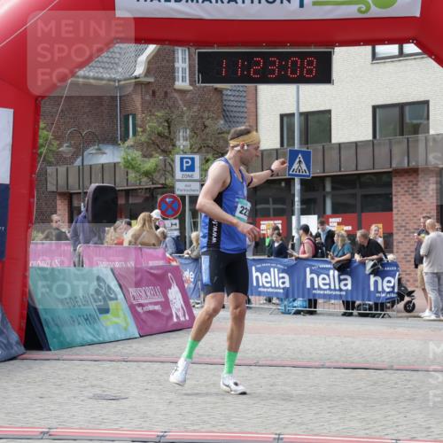 10.05.2026 - 8. Wedeler Halbmarathon Yannick Fuchs http://msf.ph/oto/9700687 10.05.2026 11:23:06 Ziel 2235 meine-sportfotos.de