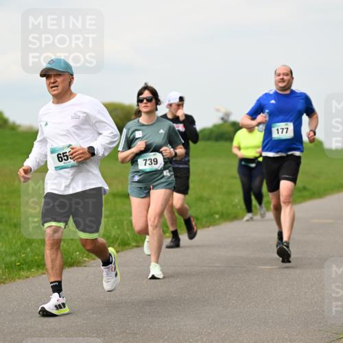 10.05.2026 - 8. Wedeler Halbmarathon Dr. Thomas Lammeyer http://msf.ph/oto/9700690 10.05.2026 11:40:17 Laufen 653, 739, 177 meine-sportfotos.de