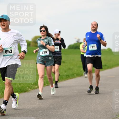 10.05.2026 - 8. Wedeler Halbmarathon Dr. Thomas Lammeyer http://msf.ph/oto/9700693 10.05.2026 11:40:17 Laufen 653, 739, 078, 177 meine-sportfotos.de