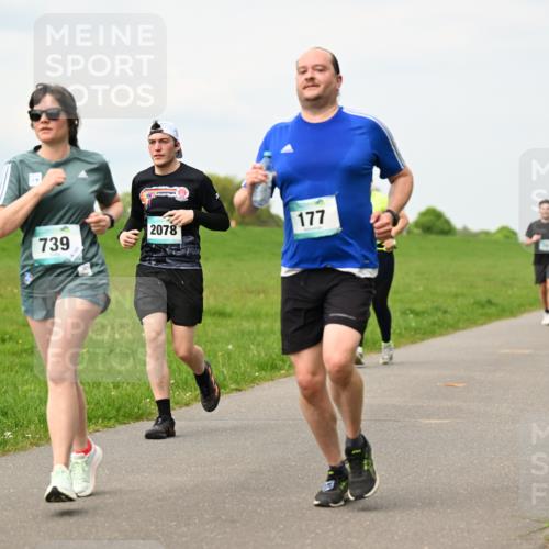 10.05.2026 - 8. Wedeler Halbmarathon Dr. Thomas Lammeyer http://msf.ph/oto/9700700 10.05.2026 11:40:18 Laufen 2078, 177, 739 meine-sportfotos.de