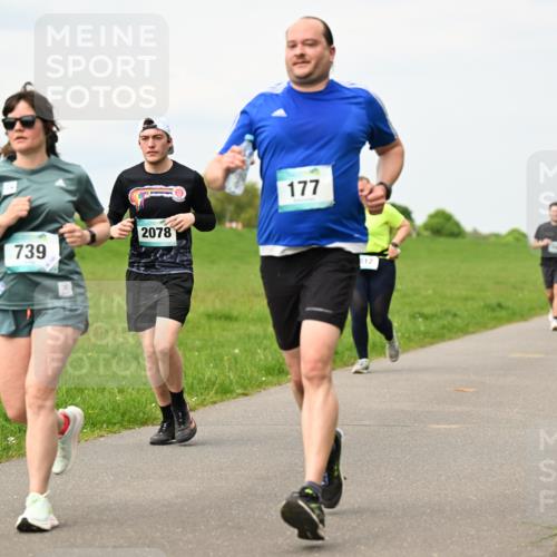 10.05.2026 - 8. Wedeler Halbmarathon Dr. Thomas Lammeyer http://msf.ph/oto/9700702 10.05.2026 11:40:18 Laufen 739, 2078, 177, 312 meine-sportfotos.de