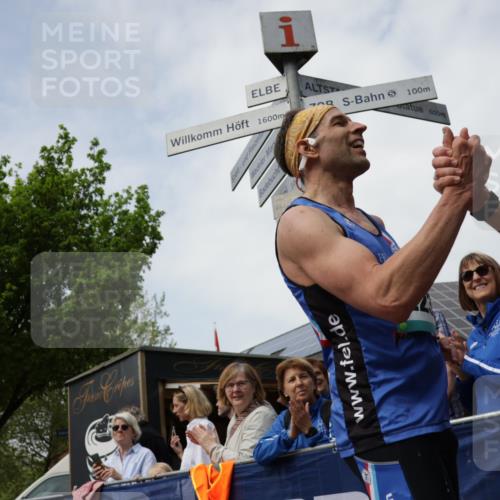 10.05.2026 - 8. Wedeler Halbmarathon Yannick Fuchs http://msf.ph/oto/9700704 10.05.2026 11:23:14 Ziel  meine-sportfotos.de