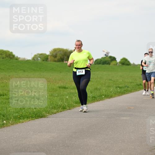 10.05.2026 - 8. Wedeler Halbmarathon Dr. Thomas Lammeyer http://msf.ph/oto/9700719 10.05.2026 11:40:20 Laufen 312, 2218 meine-sportfotos.de