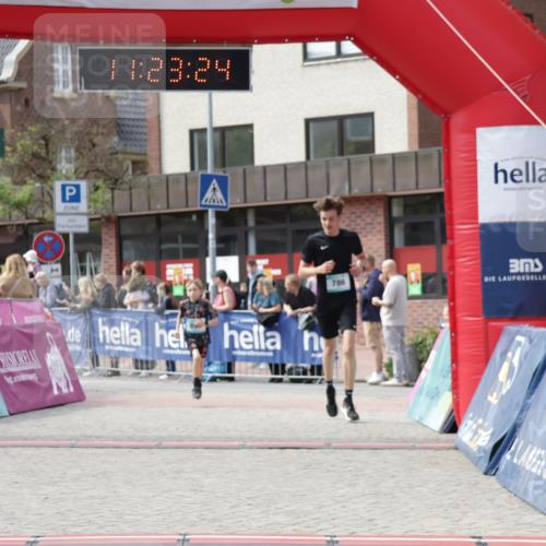 10.05.2026 - 8. Wedeler Halbmarathon Yannick Fuchs http://msf.ph/oto/9700735 10.05.2026 11:23:23 Ziel 786, 896 meine-sportfotos.de