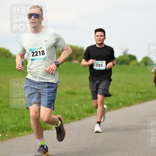 10.05.2026 - 8. Wedeler Halbmarathon Dr. Thomas Lammeyer http://msf.ph/oto/9700751 10.05.2026 11:40:24 Laufen 2218, 781 meine-sportfotos.de