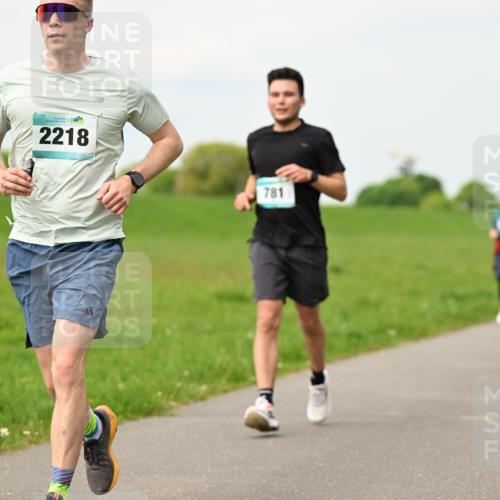 10.05.2026 - 8. Wedeler Halbmarathon Dr. Thomas Lammeyer http://msf.ph/oto/9700752 10.05.2026 11:40:25 Laufen 1136, 2218, 781 meine-sportfotos.de