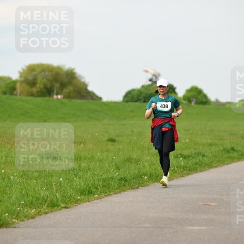 10.05.2026 - 8. Wedeler Halbmarathon Dr. Thomas Lammeyer http://msf.ph/oto/9700765 10.05.2026 11:40:27 Laufen 439 meine-sportfotos.de