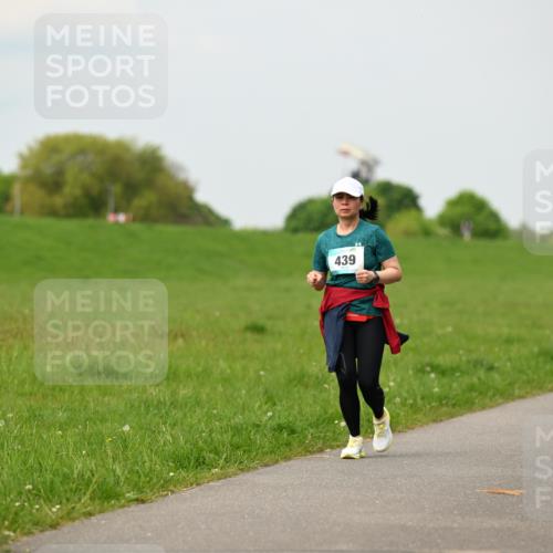 10.05.2026 - 8. Wedeler Halbmarathon Dr. Thomas Lammeyer http://msf.ph/oto/9700771 10.05.2026 11:40:28 Laufen 439 meine-sportfotos.de