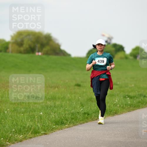 10.05.2026 - 8. Wedeler Halbmarathon Dr. Thomas Lammeyer http://msf.ph/oto/9700773 10.05.2026 11:40:28 Laufen 439 meine-sportfotos.de