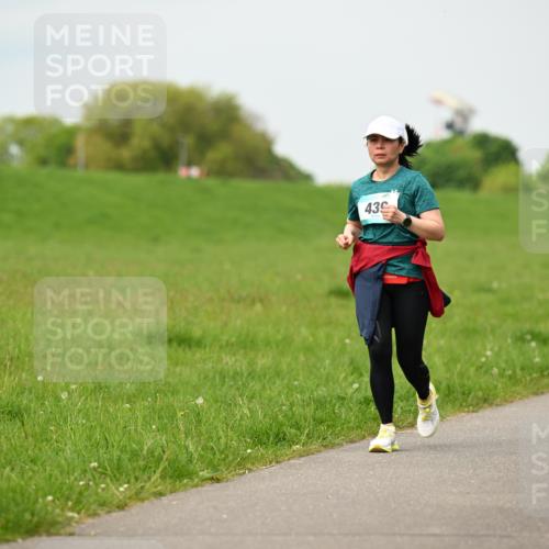 10.05.2026 - 8. Wedeler Halbmarathon Dr. Thomas Lammeyer http://msf.ph/oto/9700781 10.05.2026 11:40:29 Laufen 439 meine-sportfotos.de