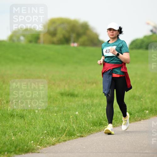 10.05.2026 - 8. Wedeler Halbmarathon Dr. Thomas Lammeyer http://msf.ph/oto/9700788 10.05.2026 11:40:29 Laufen  meine-sportfotos.de