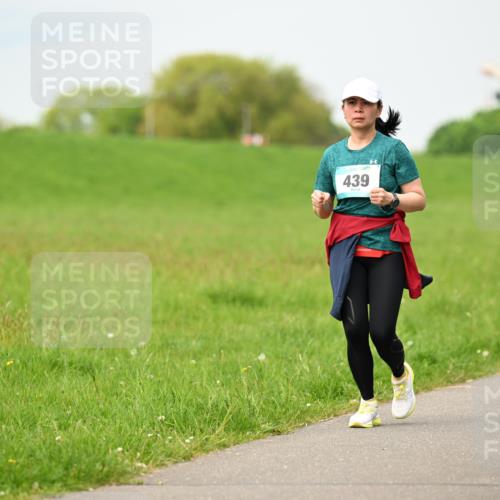 10.05.2026 - 8. Wedeler Halbmarathon Dr. Thomas Lammeyer http://msf.ph/oto/9700789 10.05.2026 11:40:29 Laufen 439 meine-sportfotos.de
