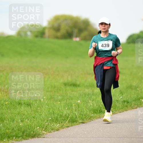 10.05.2026 - 8. Wedeler Halbmarathon Dr. Thomas Lammeyer http://msf.ph/oto/9700791 10.05.2026 11:40:30 Laufen 439 meine-sportfotos.de