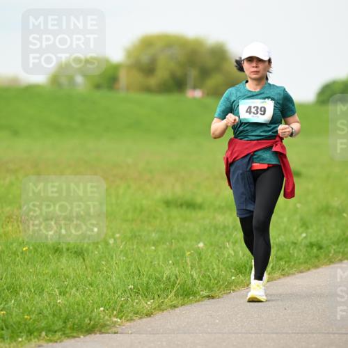 10.05.2026 - 8. Wedeler Halbmarathon Dr. Thomas Lammeyer http://msf.ph/oto/9700792 10.05.2026 11:40:30 Laufen 439 meine-sportfotos.de