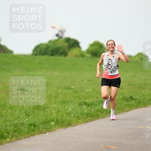 10.05.2026 - 8. Wedeler Halbmarathon Dr. Thomas Lammeyer http://msf.ph/oto/9700805 10.05.2026 11:40:45 Laufen  meine-sportfotos.de