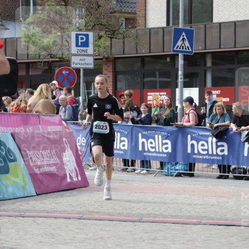 10.05.2026 - 8. Wedeler Halbmarathon Yannick Fuchs http://msf.ph/oto/9700813 10.05.2026 11:23:37 Ziel 2023, 2166 meine-sportfotos.de