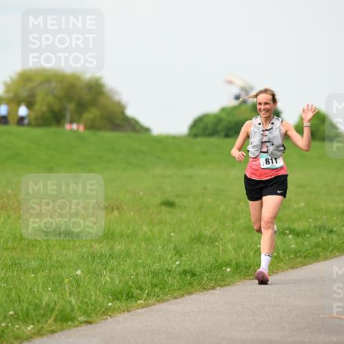 10.05.2026 - 8. Wedeler Halbmarathon Dr. Thomas Lammeyer http://msf.ph/oto/9700817 10.05.2026 11:40:46 Laufen 811 meine-sportfotos.de