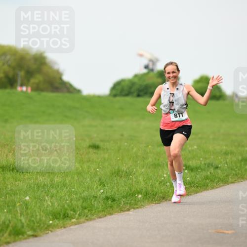 10.05.2026 - 8. Wedeler Halbmarathon Dr. Thomas Lammeyer http://msf.ph/oto/9700818 10.05.2026 11:40:46 Laufen 811 meine-sportfotos.de