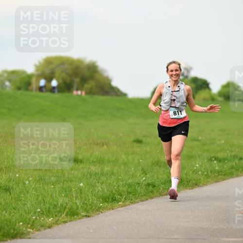 10.05.2026 - 8. Wedeler Halbmarathon Dr. Thomas Lammeyer http://msf.ph/oto/9700828 10.05.2026 11:40:47 Laufen 811 meine-sportfotos.de