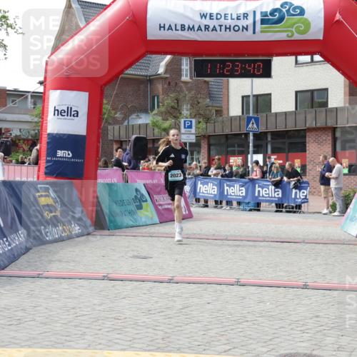 10.05.2026 - 8. Wedeler Halbmarathon Yannick Fuchs http://msf.ph/oto/9700830 10.05.2026 11:23:38 Ziel 2023, 2166 meine-sportfotos.de