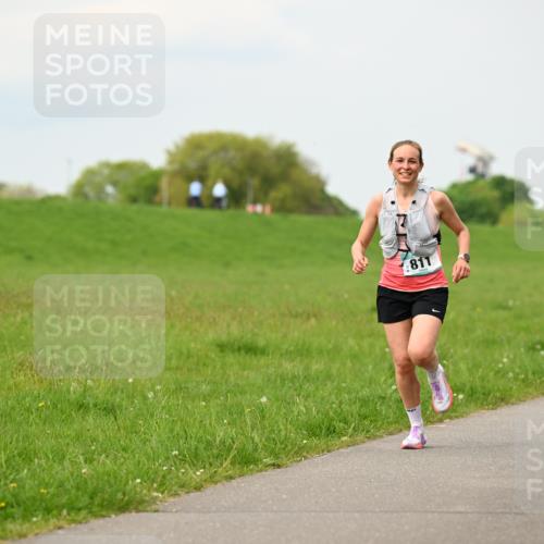 10.05.2026 - 8. Wedeler Halbmarathon Dr. Thomas Lammeyer http://msf.ph/oto/9700831 10.05.2026 11:40:48 Laufen 811 meine-sportfotos.de