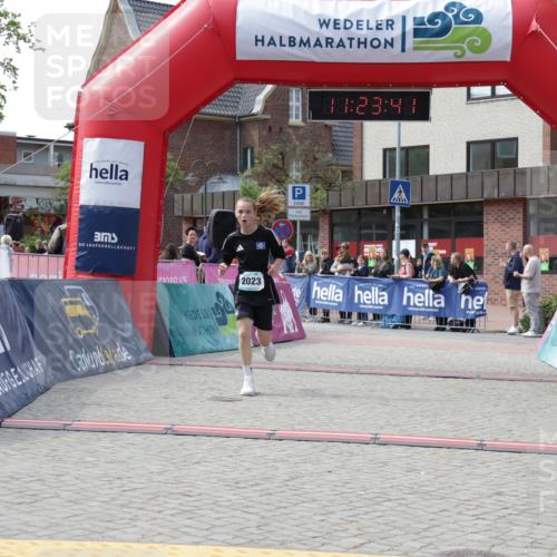 10.05.2026 - 8. Wedeler Halbmarathon Yannick Fuchs http://msf.ph/oto/9700838 10.05.2026 11:23:39 Ziel 2023, 2166 meine-sportfotos.de