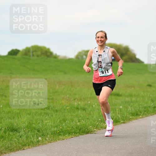 10.05.2026 - 8. Wedeler Halbmarathon Dr. Thomas Lammeyer http://msf.ph/oto/9700849 10.05.2026 11:40:49 Laufen 811 meine-sportfotos.de