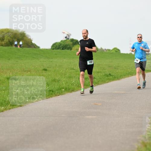 10.05.2026 - 8. Wedeler Halbmarathon Dr. Thomas Lammeyer http://msf.ph/oto/9700855 10.05.2026 11:40:50 Laufen 182, 736 meine-sportfotos.de