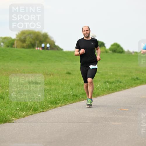 10.05.2026 - 8. Wedeler Halbmarathon Dr. Thomas Lammeyer http://msf.ph/oto/9700864 10.05.2026 11:40:51 Laufen 736 meine-sportfotos.de