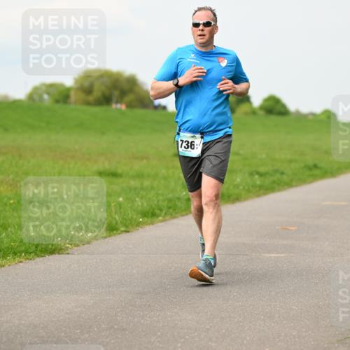 10.05.2026 - 8. Wedeler Halbmarathon Dr. Thomas Lammeyer http://msf.ph/oto/9700894 10.05.2026 11:40:55 Laufen 736 meine-sportfotos.de