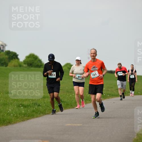 10.05.2026 - 8. Wedeler Halbmarathon Dr. Thomas Lammeyer http://msf.ph/oto/9700973 10.05.2026 11:41:24 Laufen 013, 843, 151, 2084 meine-sportfotos.de