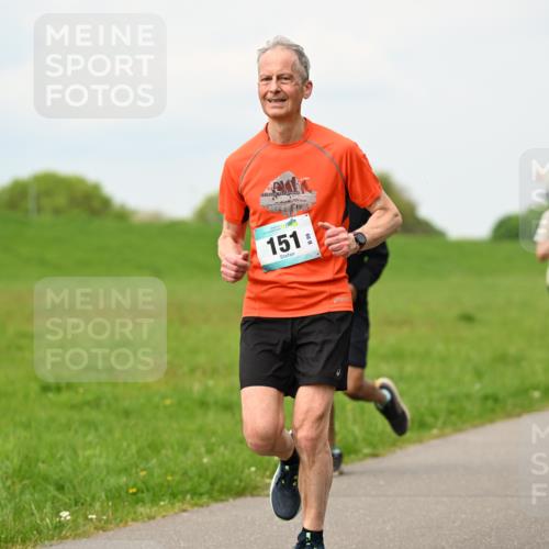 10.05.2026 - 8. Wedeler Halbmarathon Dr. Thomas Lammeyer http://msf.ph/oto/9701010 10.05.2026 11:41:29 Laufen 151 meine-sportfotos.de