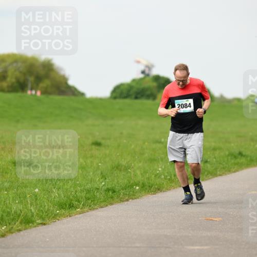 10.05.2026 - 8. Wedeler Halbmarathon Dr. Thomas Lammeyer http://msf.ph/oto/9701023 10.05.2026 11:41:34 Laufen 843, 2084 meine-sportfotos.de