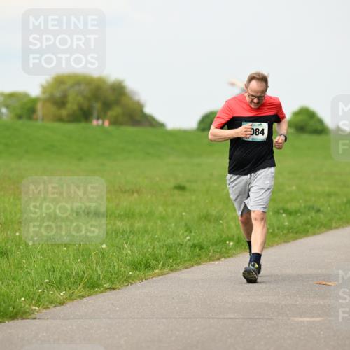 10.05.2026 - 8. Wedeler Halbmarathon Dr. Thomas Lammeyer http://msf.ph/oto/9701031 10.05.2026 11:41:35 Laufen 084 meine-sportfotos.de